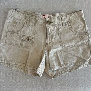 LEI Tan Cargo Shorts with Relaxed Fit